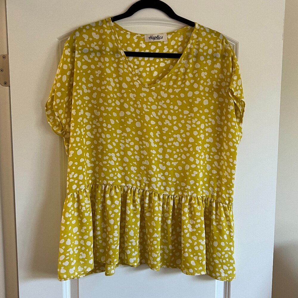 Yellow blouse top, short sleeved